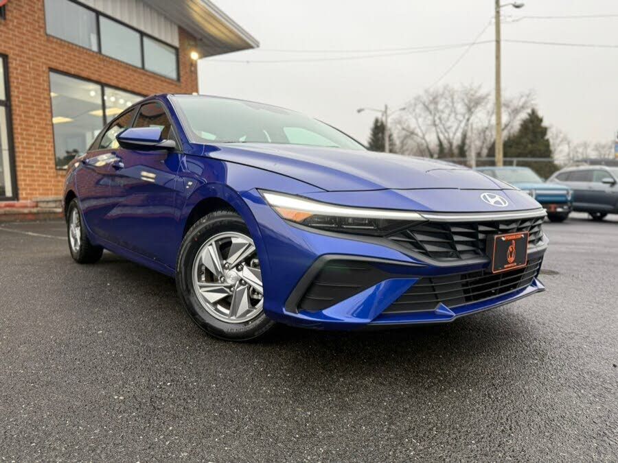 2024 HYUNDAI Elantra