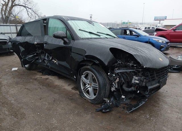 2018 PORSCHE Macan