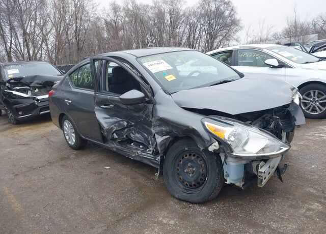 2019 NISSAN Versa