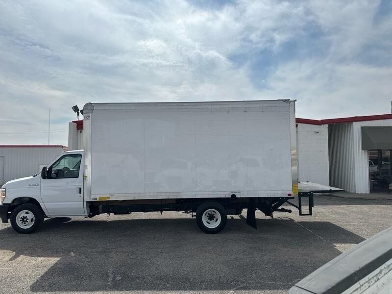 2023 FORD E-350