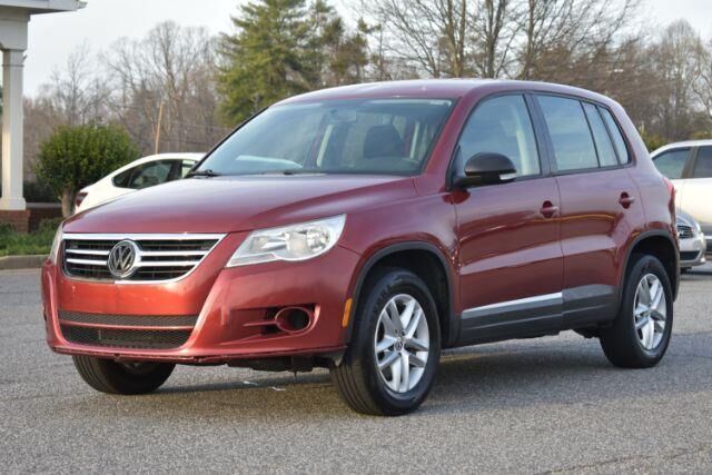 2011 VOLKSWAGEN Tiguan