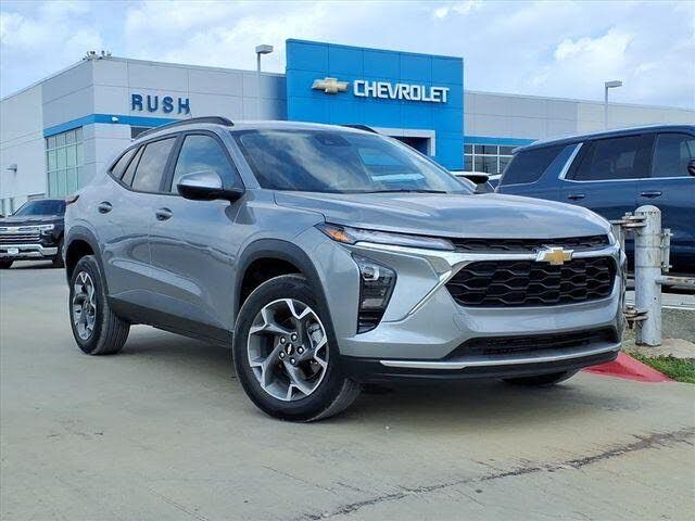 2025 CHEVROLET Trax