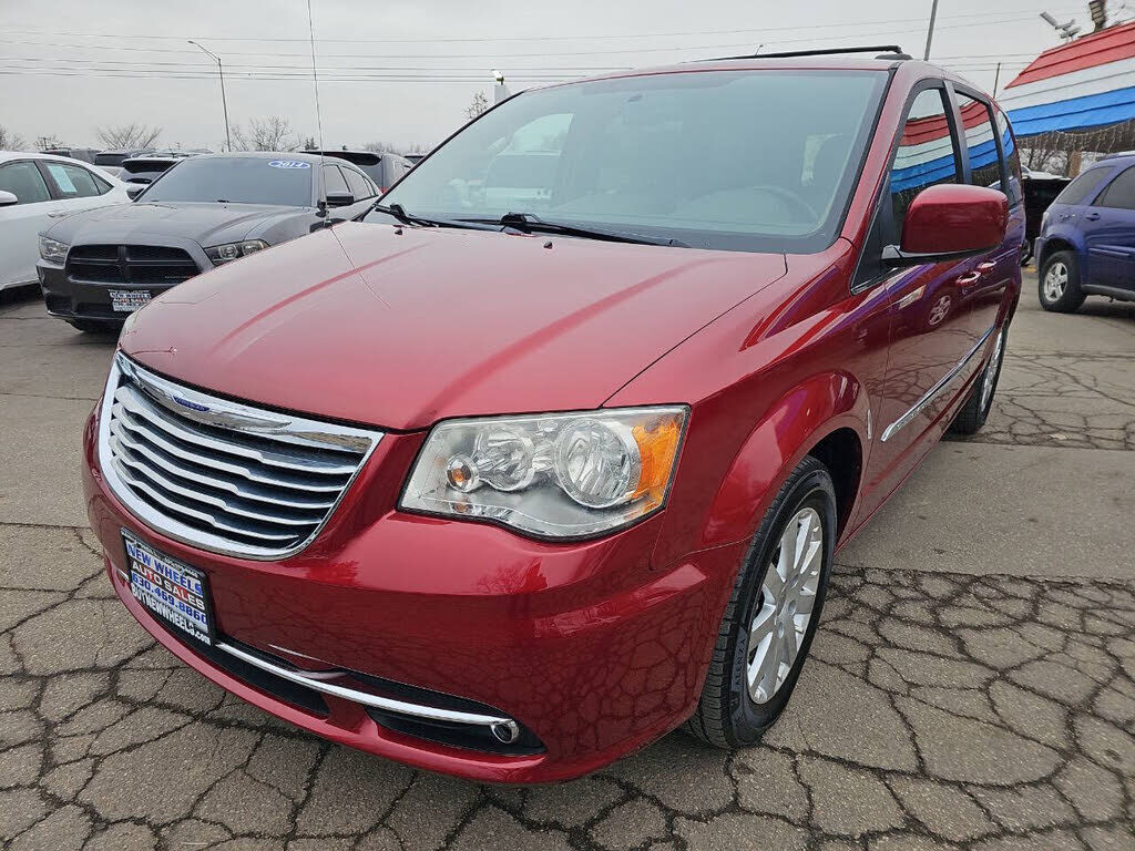 2013 CHRYSLER Town and Country
