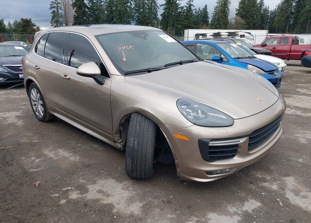 2015 PORSCHE Cayenne