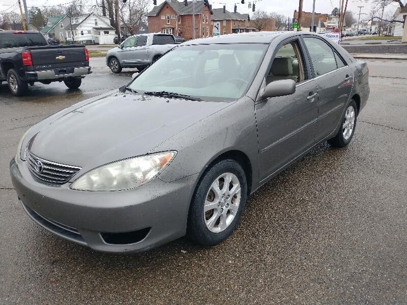 2005 TOYOTA Camry