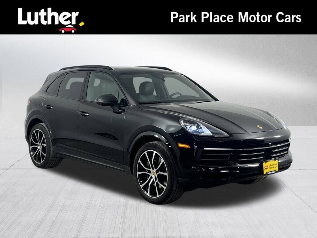 2023 PORSCHE Cayenne