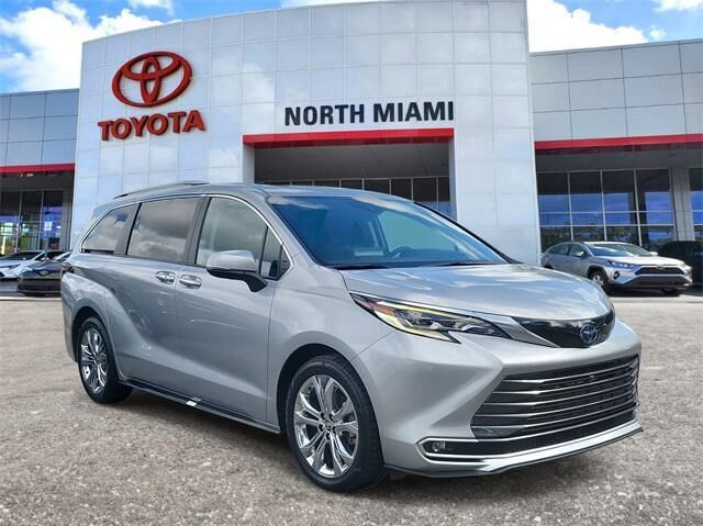 2023 TOYOTA Sienna