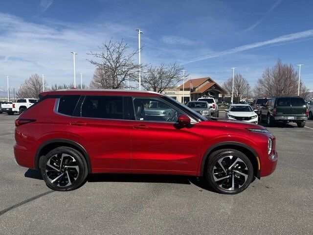 2024 MITSUBISHI Outlander