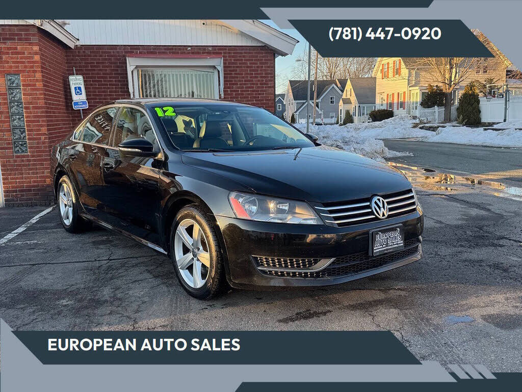2012 VOLKSWAGEN Passat