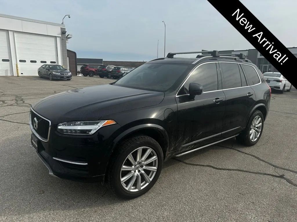 2016 VOLVO XC90