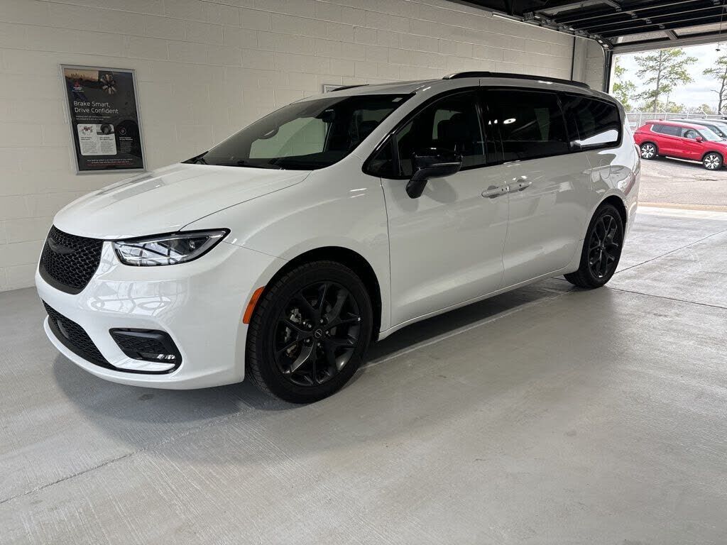 2025 CHRYSLER Pacifica