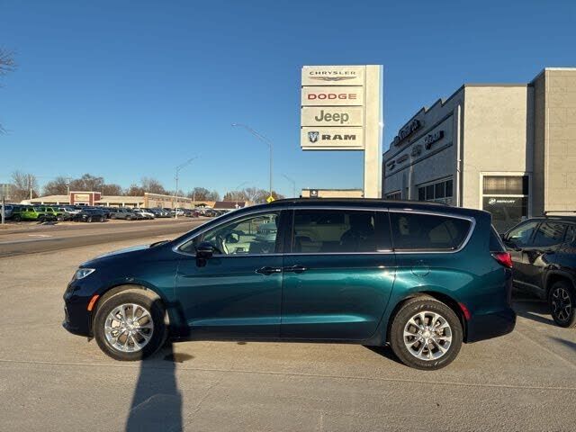 2022 CHRYSLER Pacifica