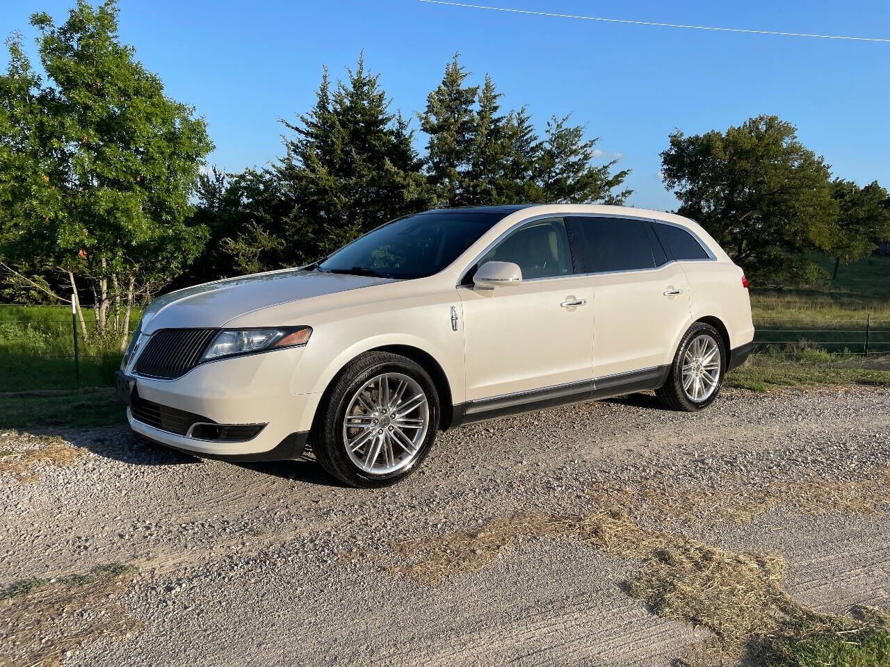 2016 LINCOLN MKT
