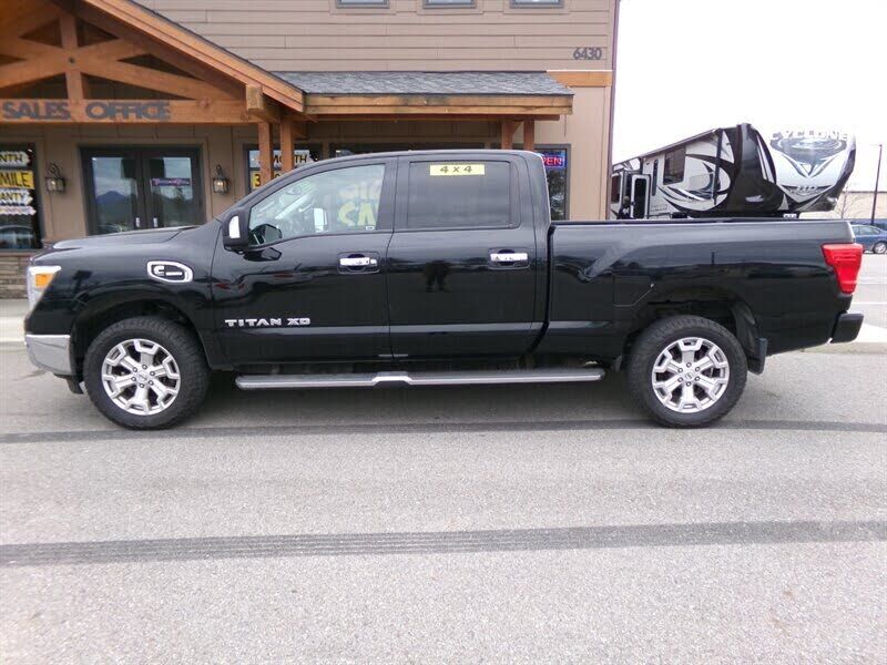 2017 NISSAN Titan