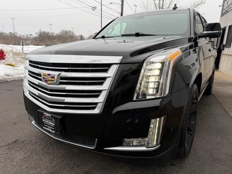 2017 CADILLAC Escalade