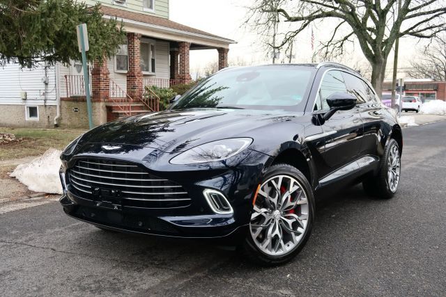 2023 ASTON MARTIN DBX