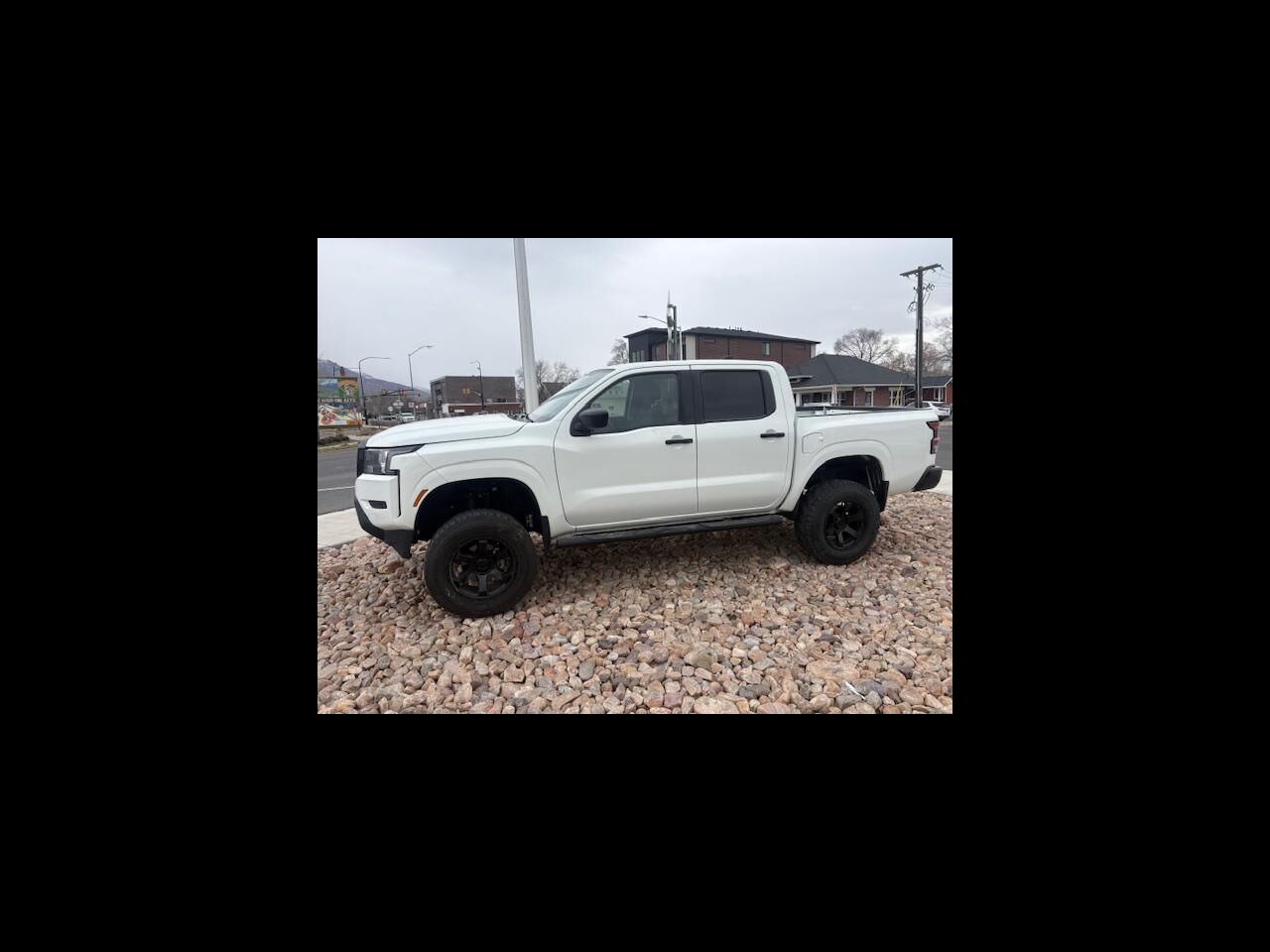 2022 NISSAN Frontier