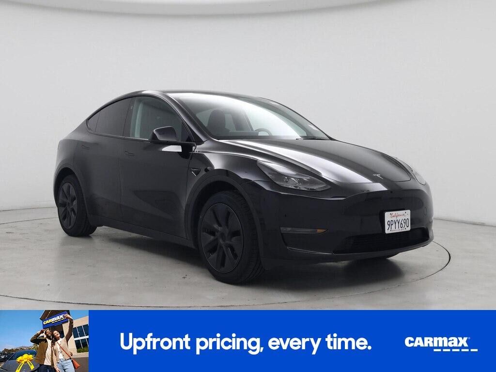 2025 TESLA Model Y