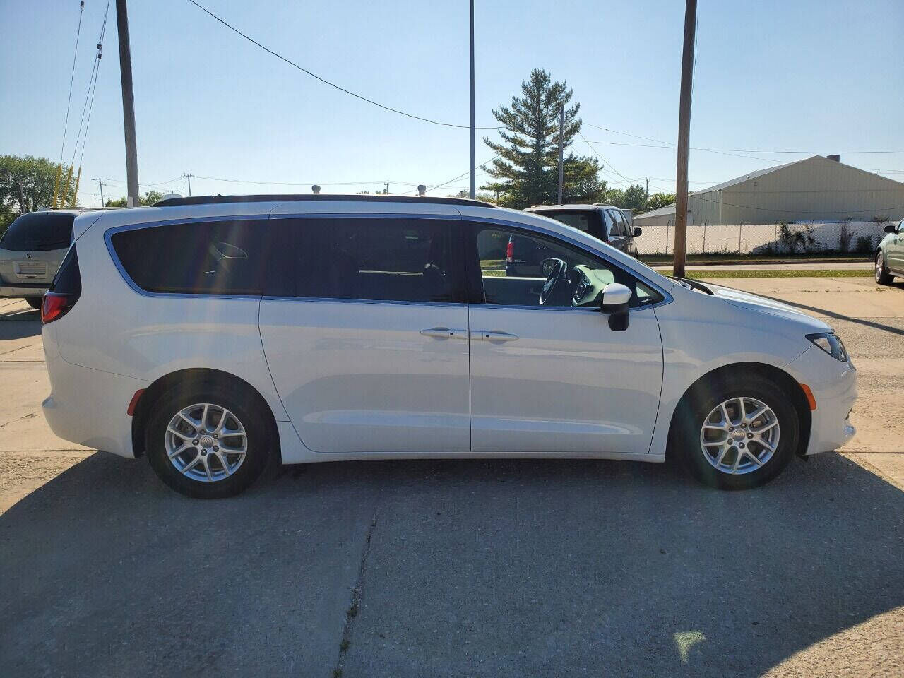 2020 CHRYSLER Voyager