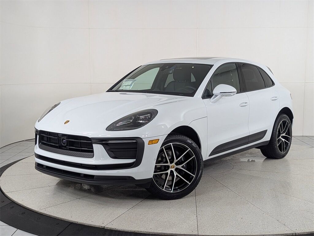 2026 PORSCHE Macan