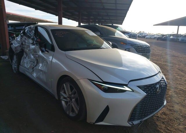 2023 LEXUS IS