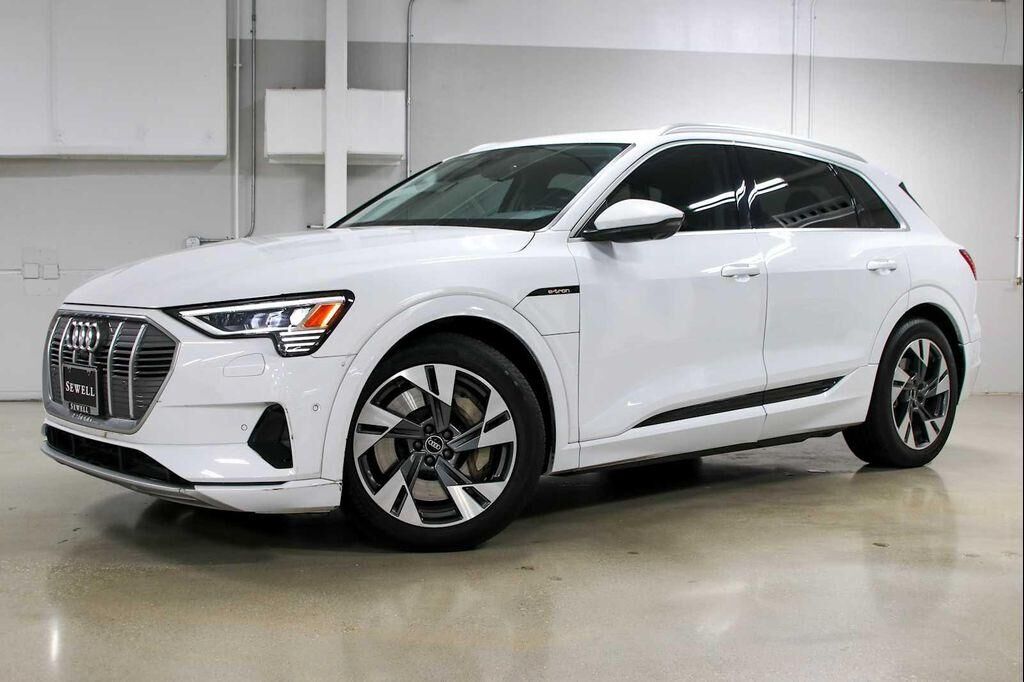 2023 AUDI e-tron