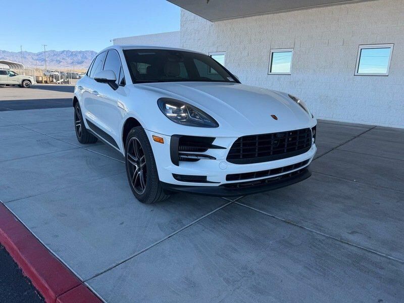 2020 PORSCHE Macan