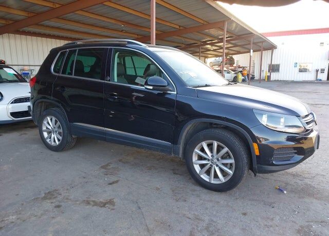2017 VOLKSWAGEN Tiguan
