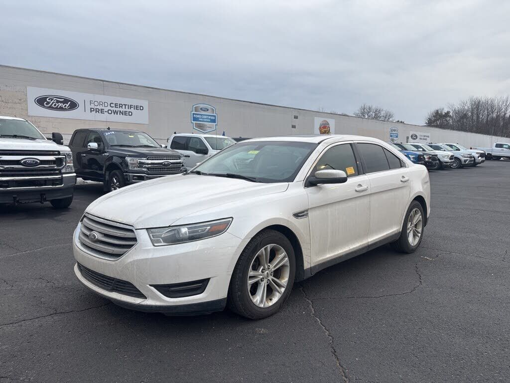 2015 FORD Taurus