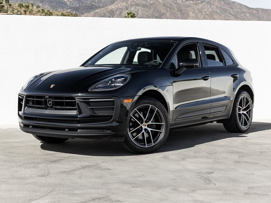 2025 PORSCHE Macan