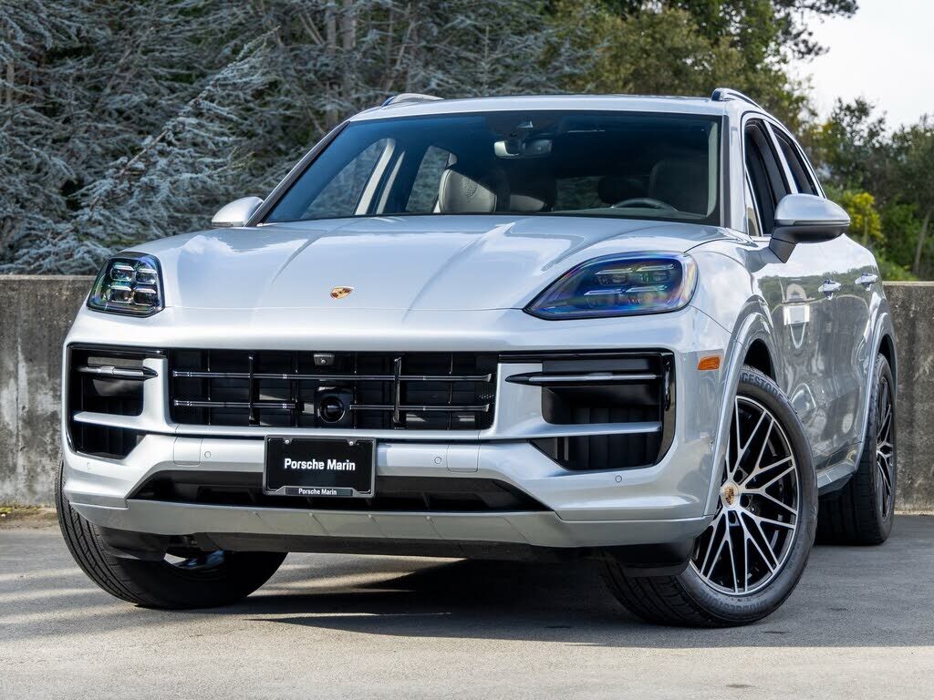 2025 PORSCHE Cayenne
