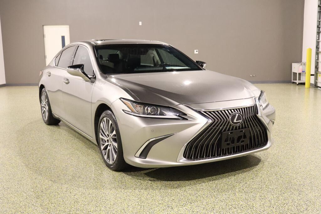 2020 LEXUS ES