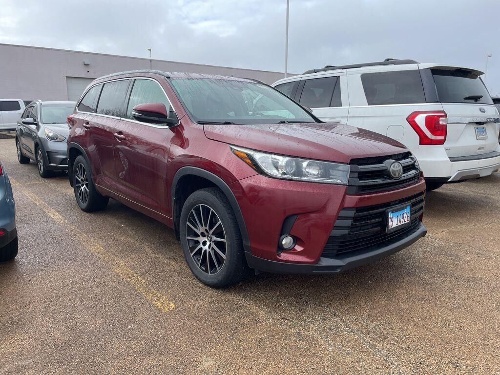 2017 TOYOTA Highlander