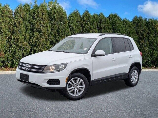 2017 VOLKSWAGEN Tiguan