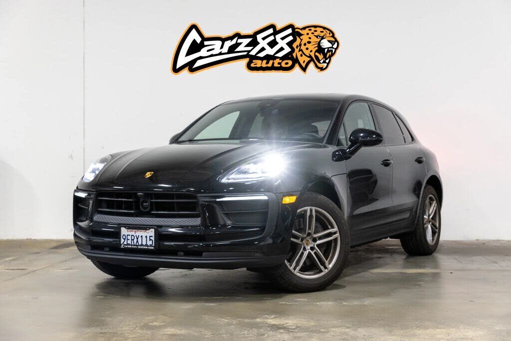 2023 PORSCHE Macan
