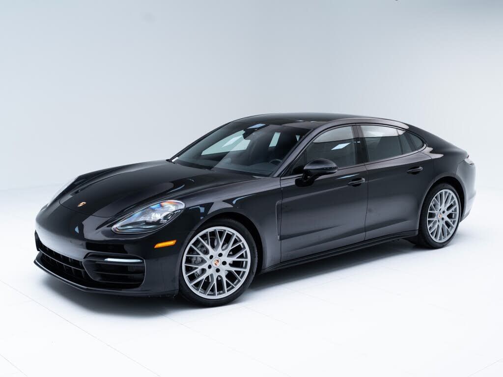 2022 PORSCHE Panamera