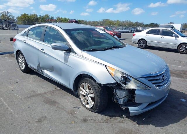 2013 HYUNDAI Sonata