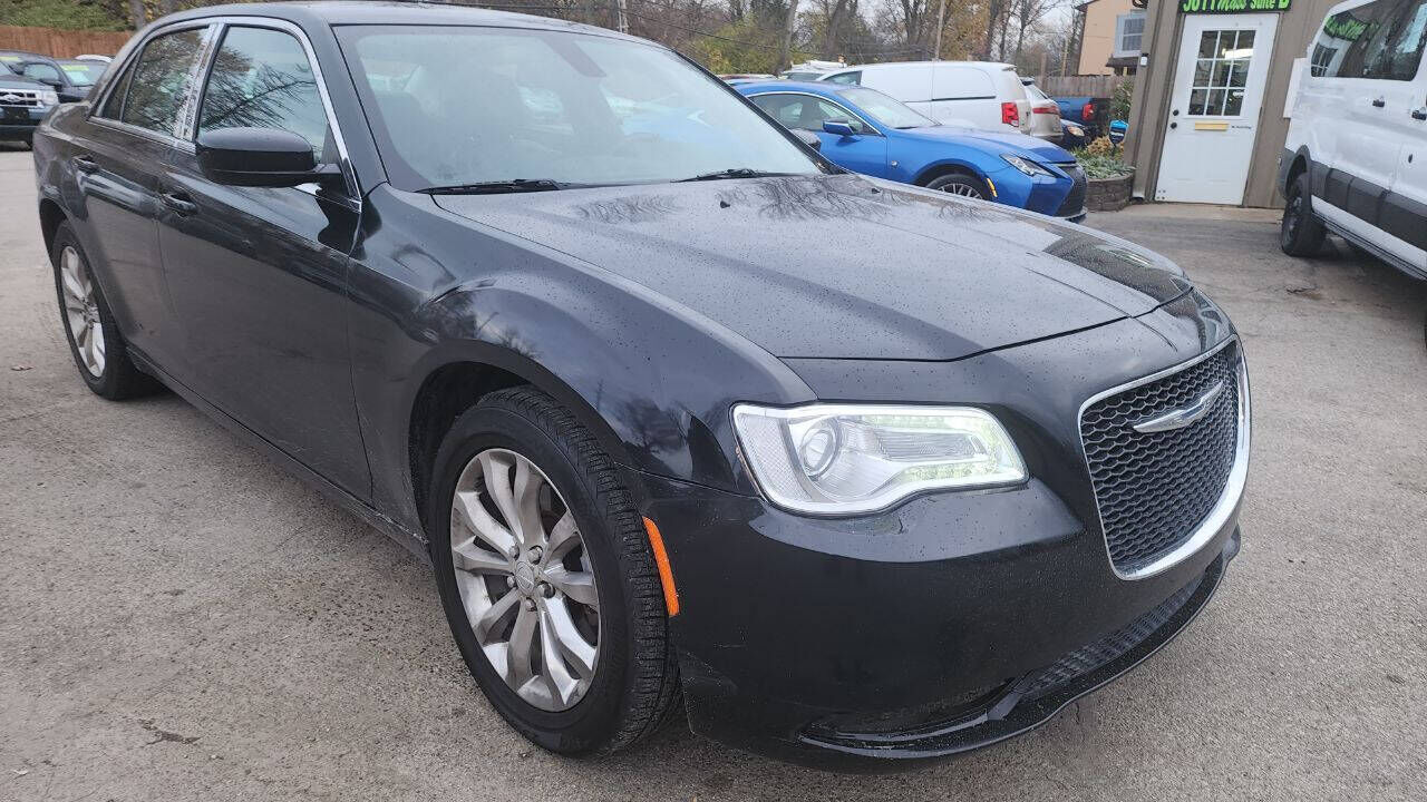 2015 CHRYSLER 300