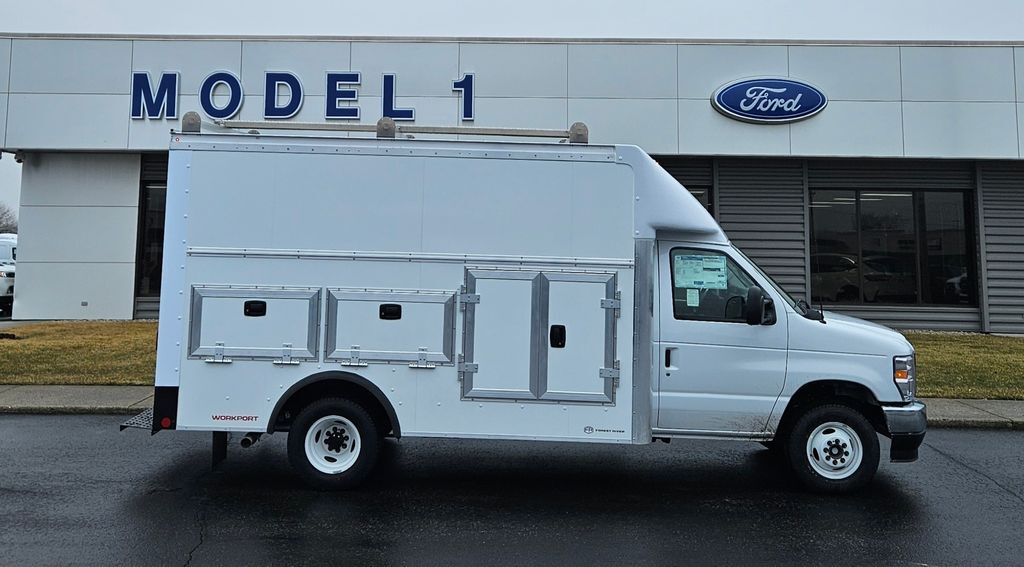 2026 FORD E-450