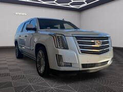 2017 CADILLAC Escalade ESV
