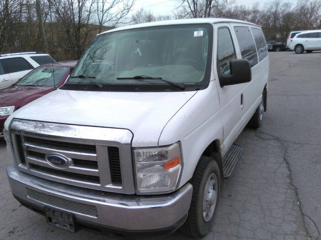 2012 FORD E-350