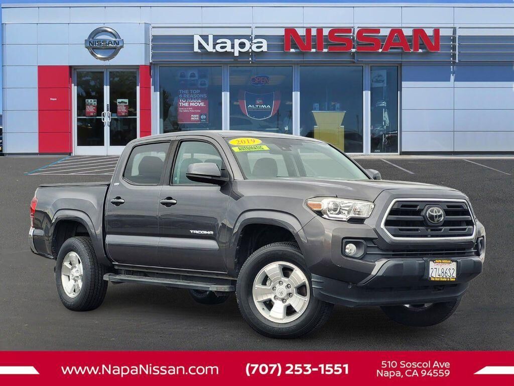 2019 TOYOTA Tacoma