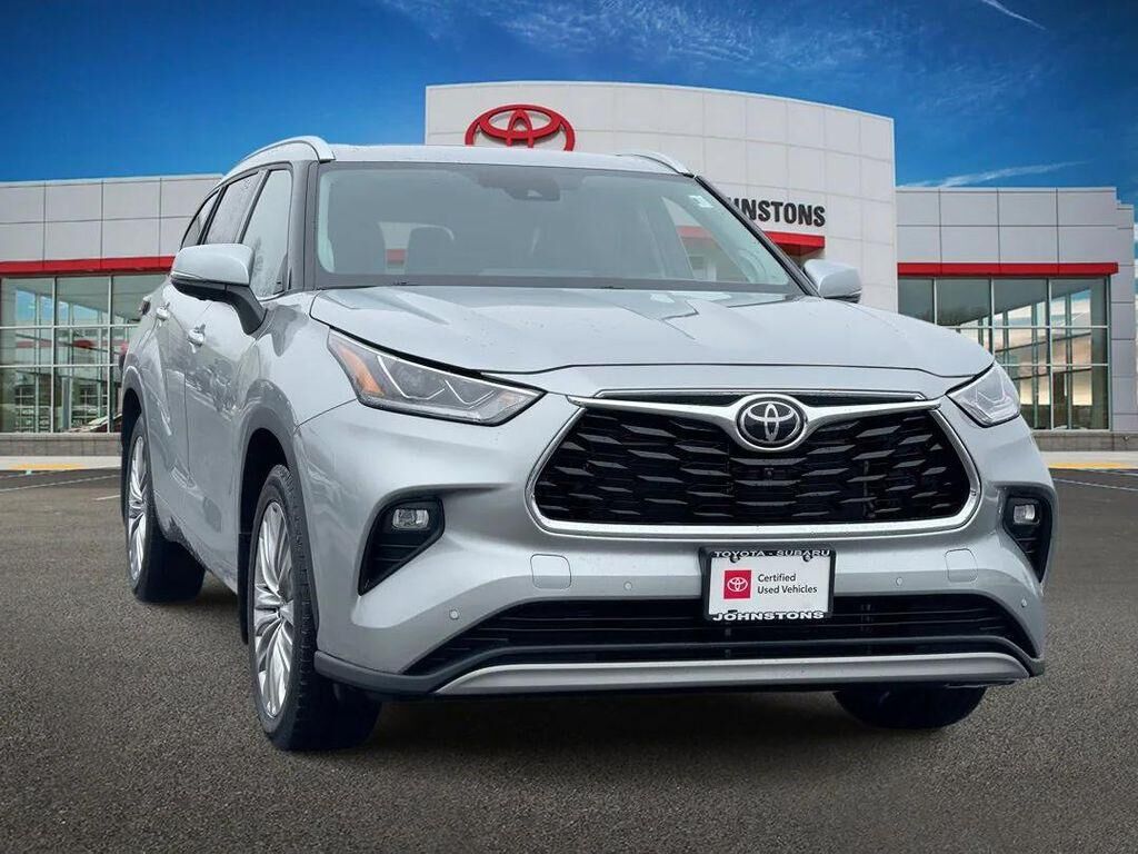 2024 TOYOTA Highlander