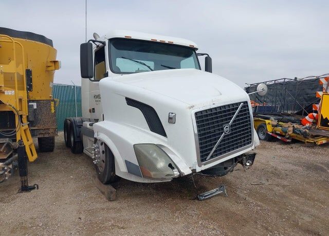 2006 VOLVO TRUCK VNL