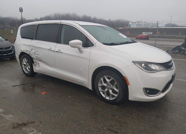 2019 CHRYSLER Pacifica