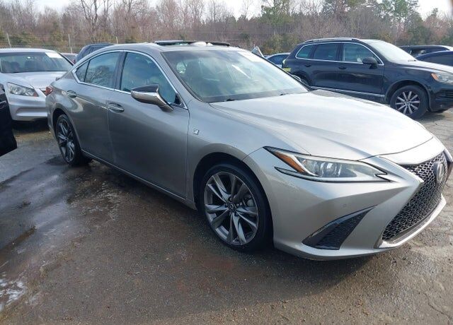 2019 LEXUS ES