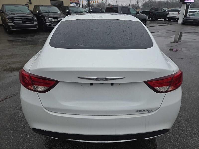 2016 CHRYSLER 200