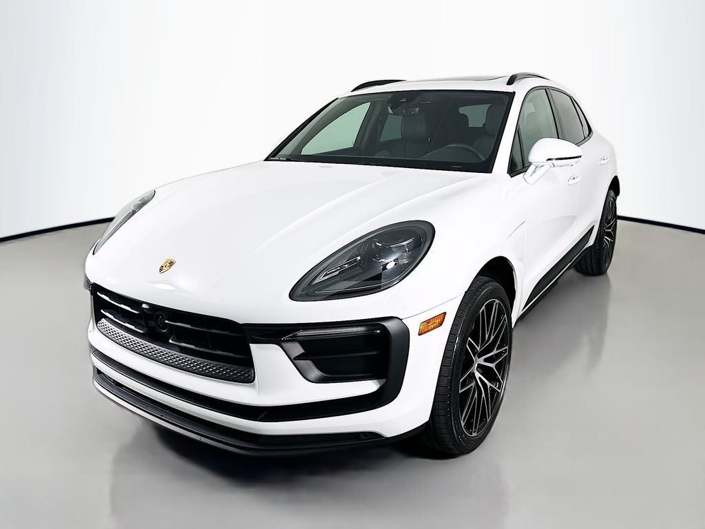 2025 PORSCHE Macan