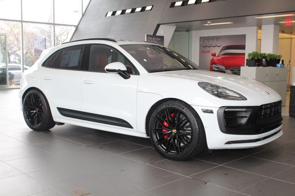 2022 PORSCHE Macan