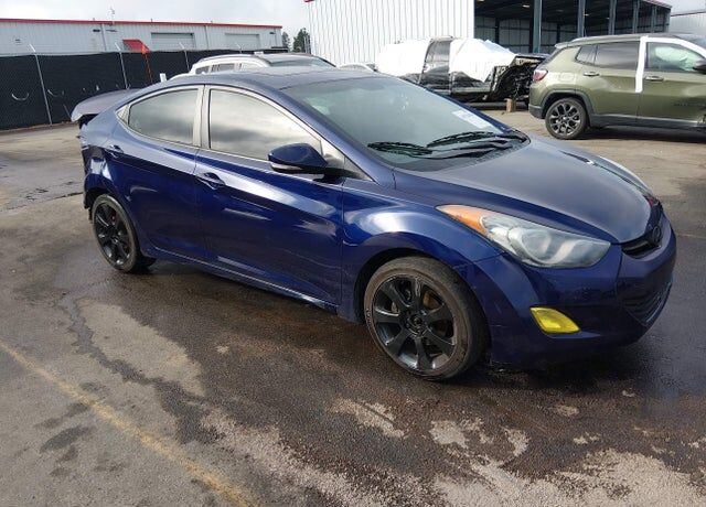 2011 HYUNDAI Elantra